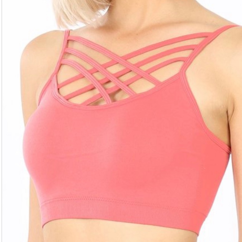 PLUS SEAMLESS TRIPLE CRISS-CROSS FRONT BRALETTE